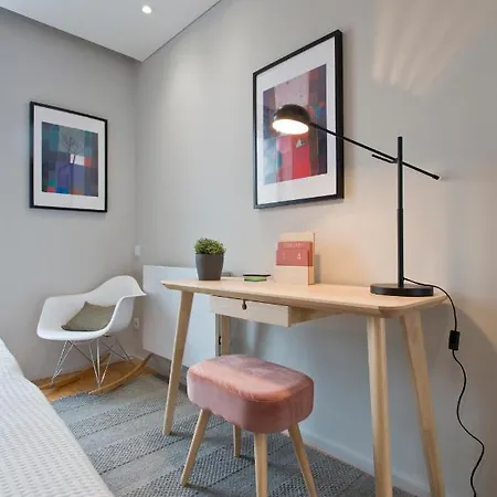 Daire Balconies Of Cedofeita & Garage Porto