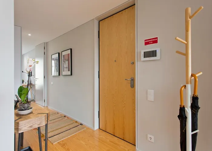 Balconies Of Cedofeita & Garage Apartment Porto