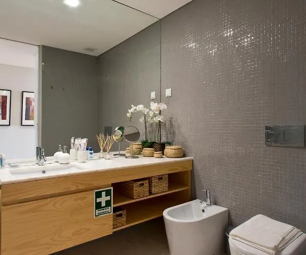 Balconies Of Cedofeita & Garage Porto